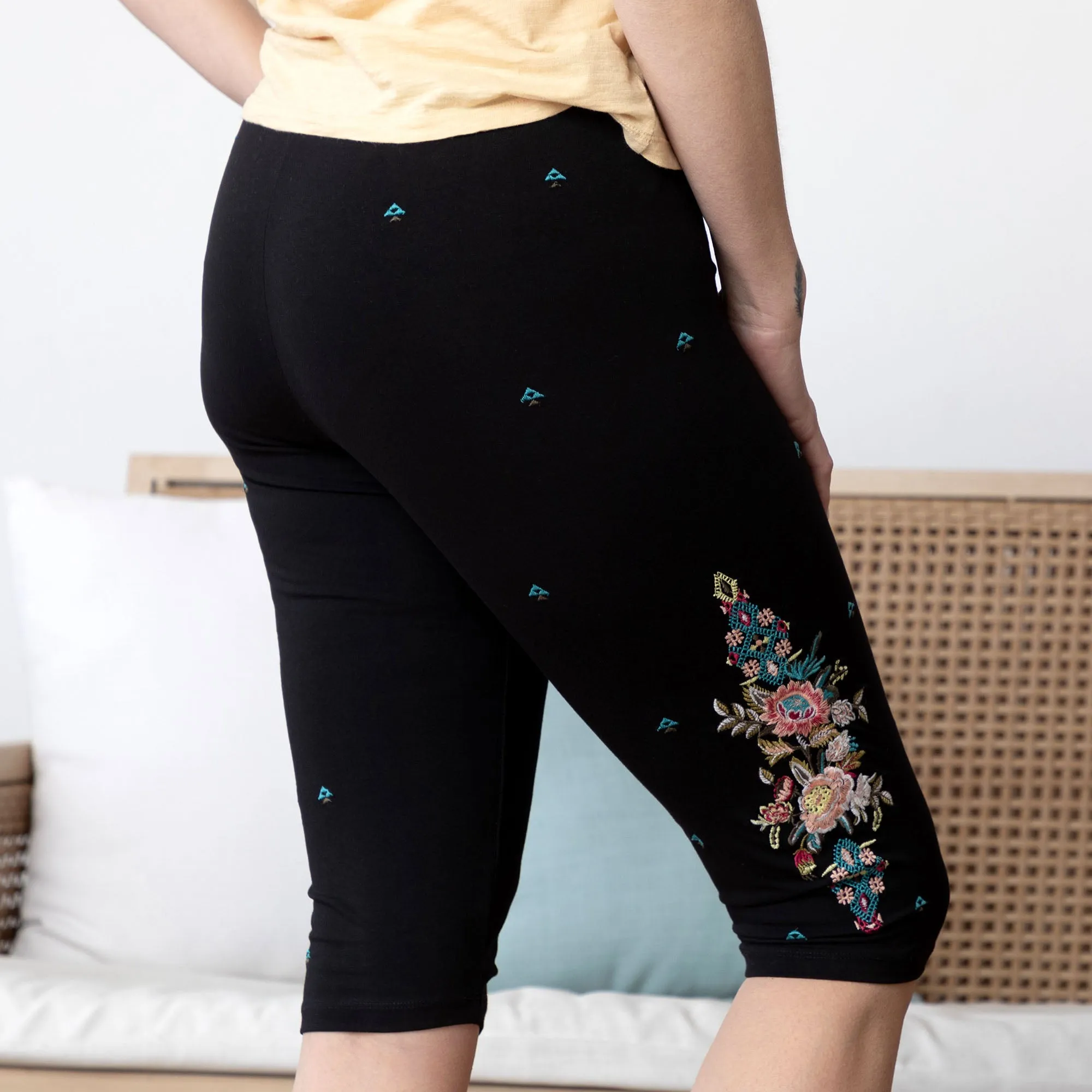 Embroidered Stretch Capris