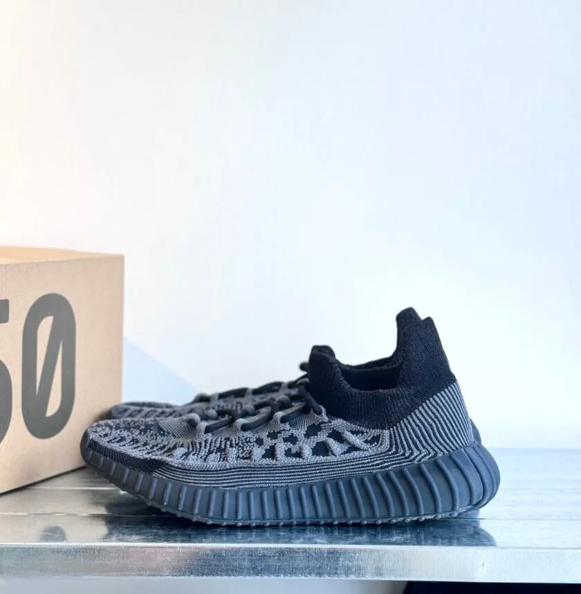 Preowned – Adidas Yeezy 350 V2 CMPCT Slate Onyx UK10 / US10.5 