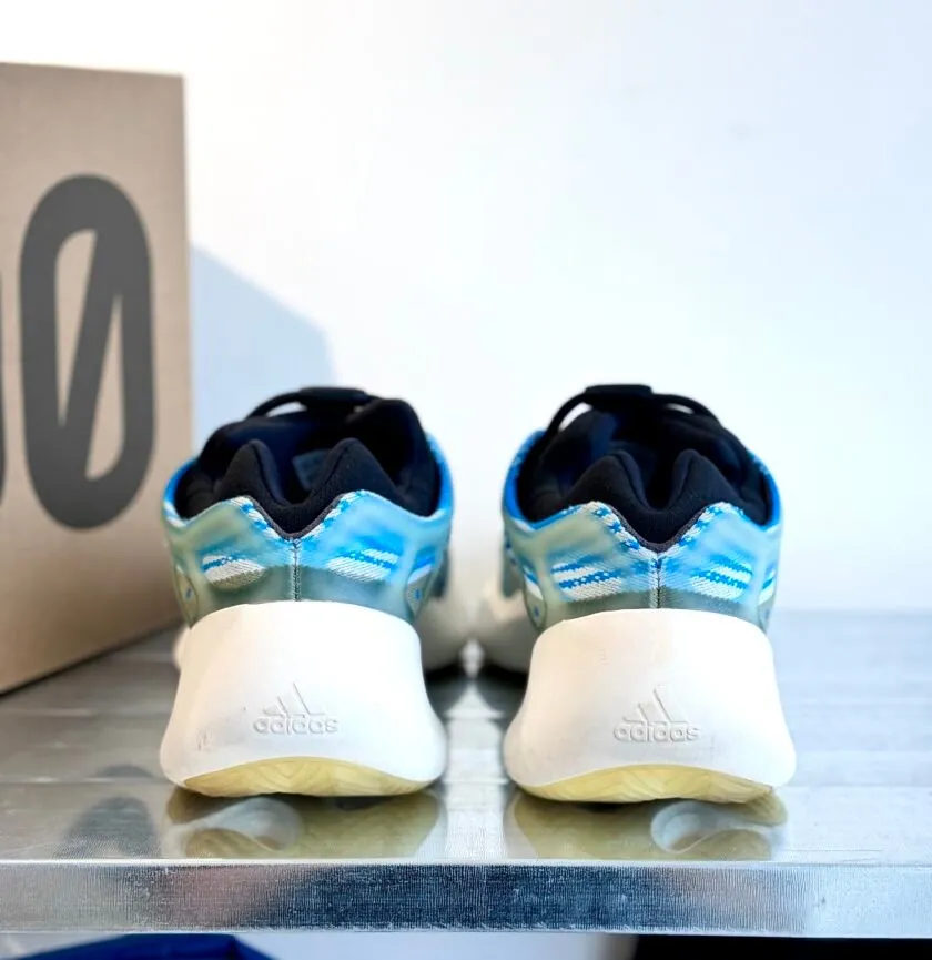 Preowned – Adidas Yeezy Boost 700 V3 Arzaret 