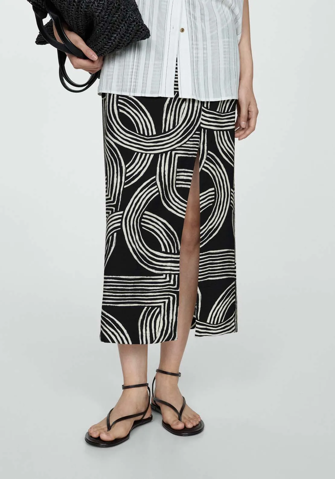 Printed skirt with slit